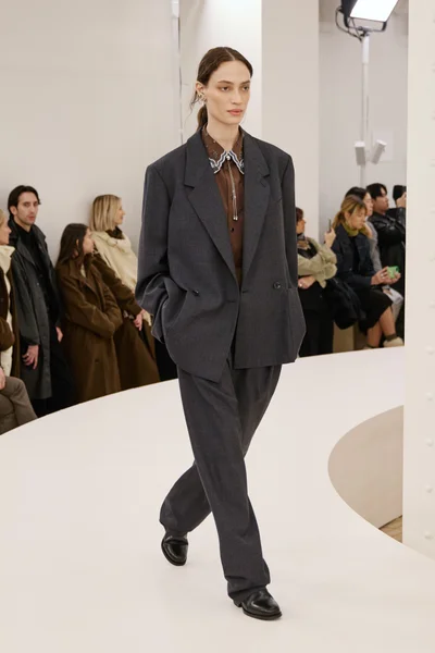 Look 49